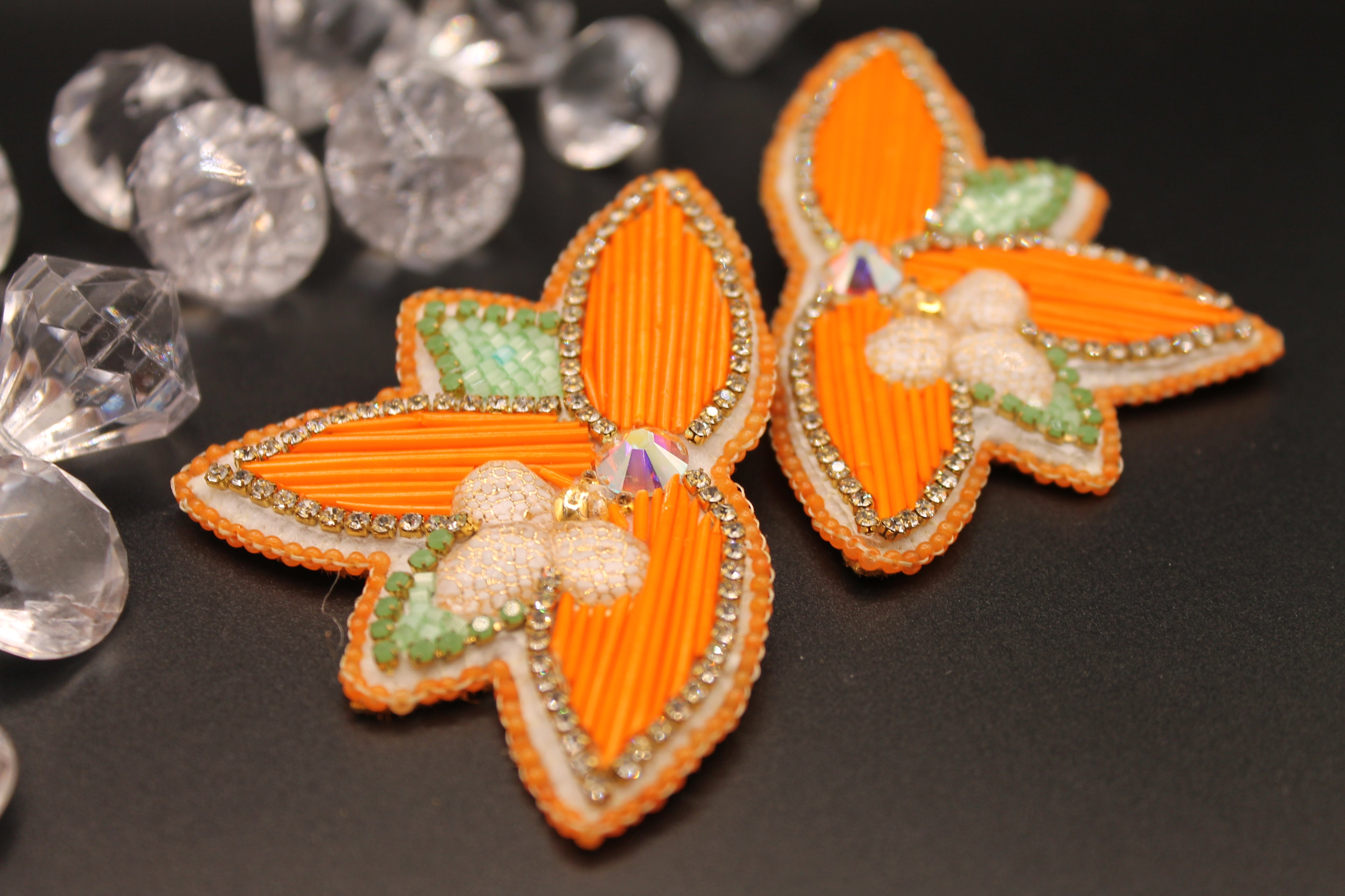 Quilled floral with bee- orange