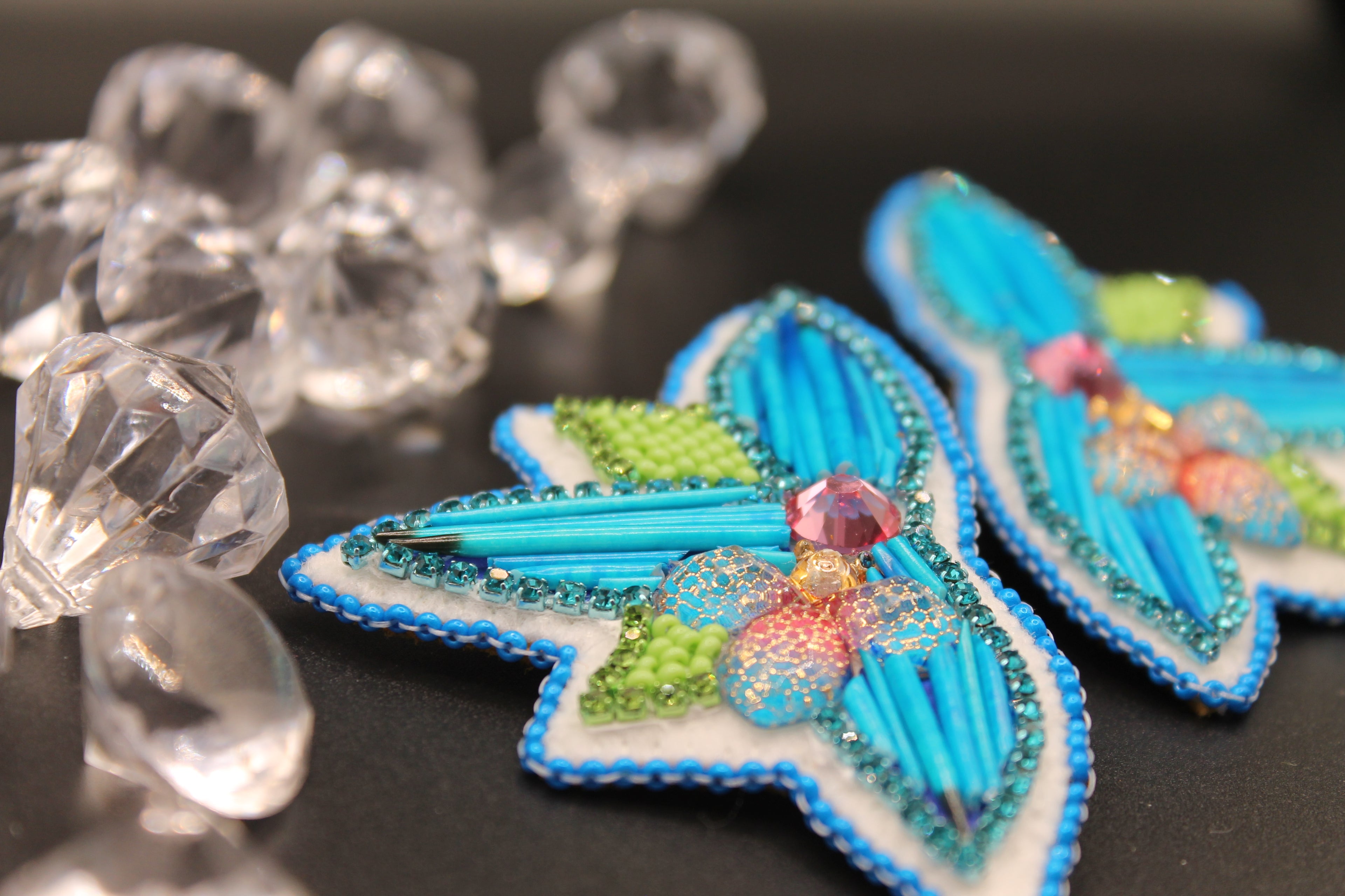 Quilled floral with bee- blue